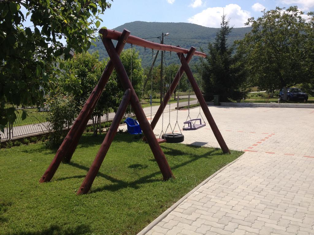 Guesthouse Ante Hodak Селище Дрезницко Екстериор снимка