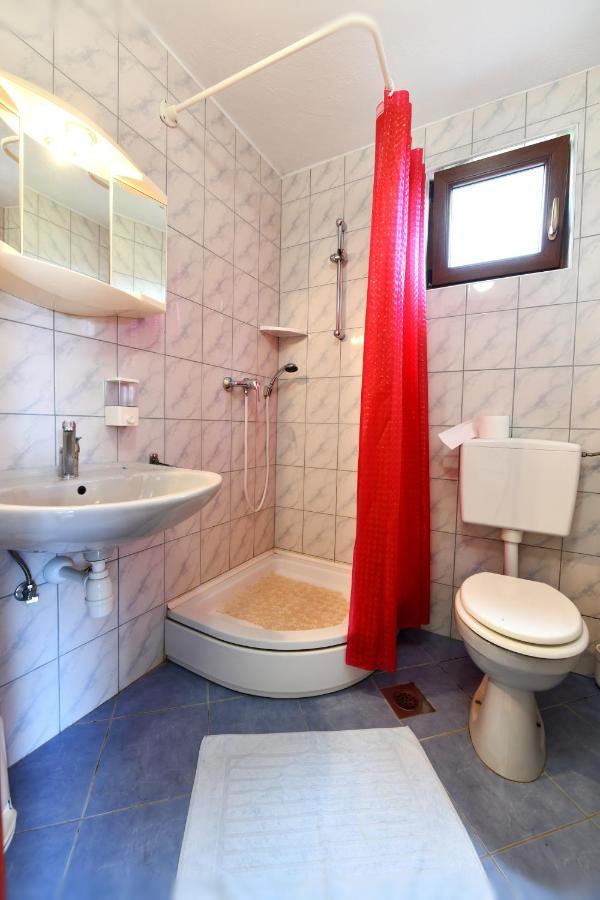 Guesthouse Ante Hodak Селище Дрезницко Екстериор снимка