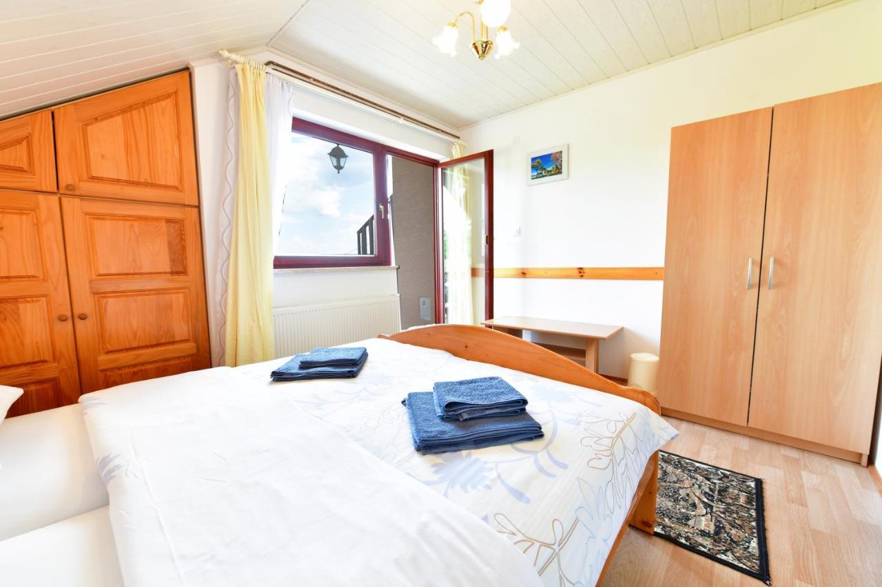 Guesthouse Ante Hodak Селище Дрезницко Екстериор снимка