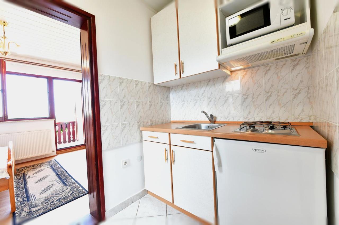Guesthouse Ante Hodak Селище Дрезницко Екстериор снимка